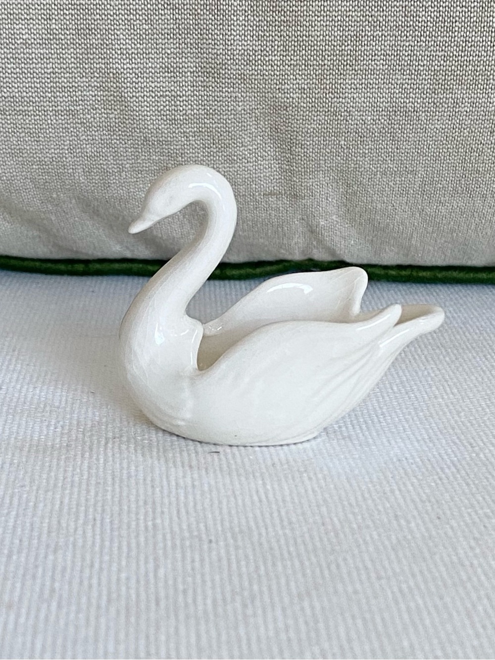 VTG Ceramic Swan Figurine Trinket Dish Planter Toothpick Holder Small 2”